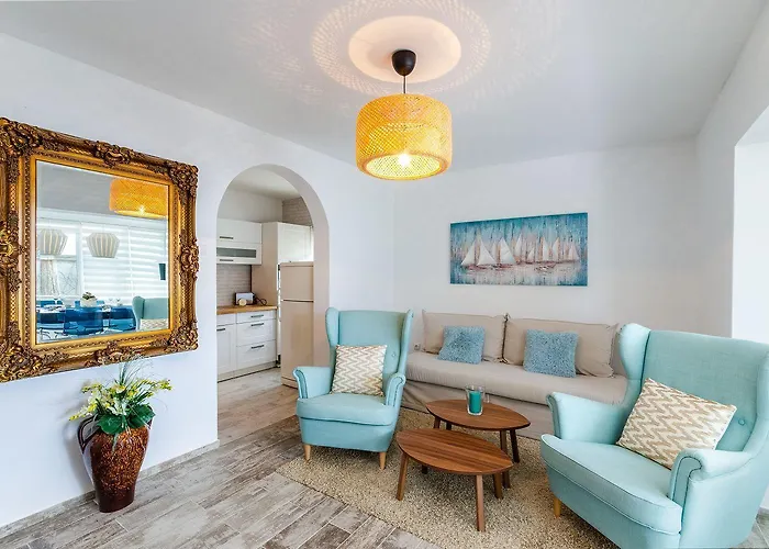 Appartamento Renoviertes, Modernes Nur 200 Meter Zum Mit Meerblick, Waschmaschine, Grill Crikvenica