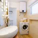 Renoviertes, Modernes Nur 200 Meter Zum Mit Meerblick, Waschmaschine, Grill Appartamento