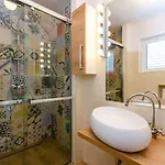Renoviertes, Modernes Nur 200 Meter Zum Mit Meerblick, Waschmaschine, Grill Appartamento Crikvenica