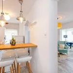 Appartamento Renoviertes, Modernes Nur 200 Meter Zum Mit Meerblick, Waschmaschine, Grill Crikvenica