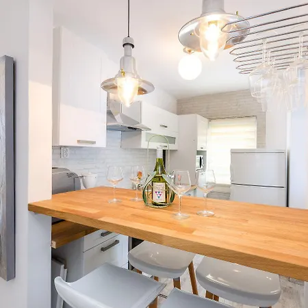 Renoviertes, Modernes Nur 200 Meter Zum Mit Meerblick, Waschmaschine, Grill *